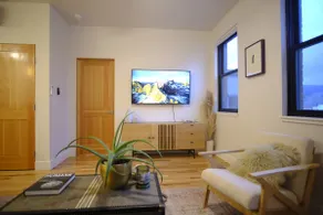 Luxury condo w/ mountain views, close to downtown! - Image 3