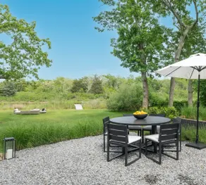 Hamptons Waterfront Getaway – Stylish & Serene - Image 5