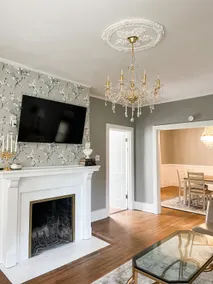 The Chandelier House + Loft of Midtown - Near It All! - Image 2