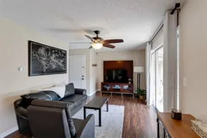 Lovely 1-Bedroom Apartment with Pool - Image 2