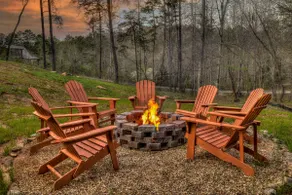 New luxury cabin w/River access, hot-tub, peaceful - Image 4