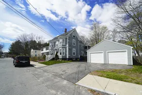 Lovely 4 Bedroom with free parking - Image 2