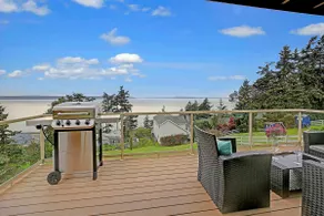 Pristine modern home with sweeping water views - Image 2
