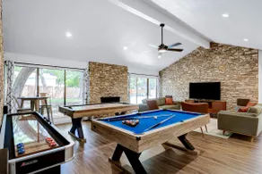 Pool~Hottub~Yoga Gym~Game Room~Fire Pit - Image 5