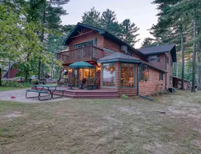 Lakefront 5 Bedroom Cabin on Mead Lake - Image 4