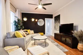 The Downtown Bee: Cozy & charming escape steps from Main Street Bethlehem! - Image 3