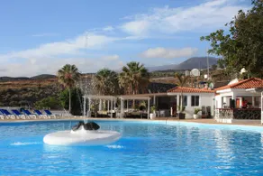 Atlantic Panorama Ocean Front. Garden and pool - Image 4