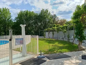 apartment with pool and air conditioning - Image 3
