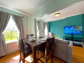 Stylish Hotel Style Suite in Geneva's Uptown Row - Image 2