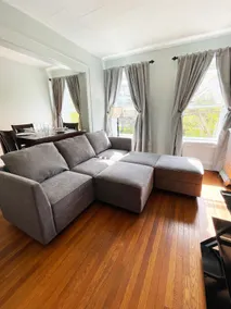 Stylish Hotel Style Suite in Geneva's Uptown Row - Image 4