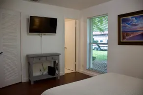 Private Guest House in Horse Ranch Haven in Miami - Image 4