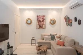 G&J Deluxe Apt - Image 3