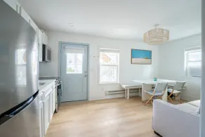 Stylish new beach condo located 1 block from beach - Image 5