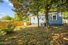 3 BR Historic Bungalow centrally located - Image 2