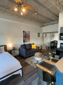 Modern Downtown Studio living! Walker’s paradise! - Image 2