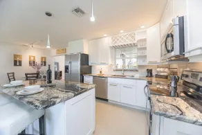 Modern Home w/ Hot Tub Near Beaches/ Coconut Point - Image 4