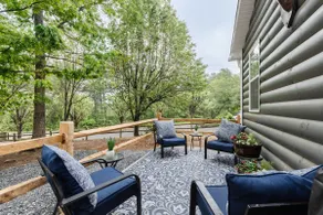 Sandy Plains Fountain Home | King Bed | 3 MI TIEC - Image 3