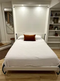 Modern, luxury studio w private parking & entrance - Image 5