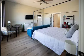 Modern suite w/ soaker tub, huge shower & a view! - Image 2