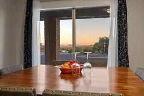 Tranquil Desert Oasis - beautiful private pool and putting green w/a great view! - Image 4