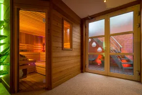 Spacious studio with private wellness - Image 4