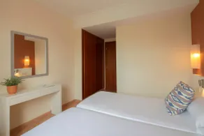 Lovely 1-bedroom Apartment with balcony - Image 5