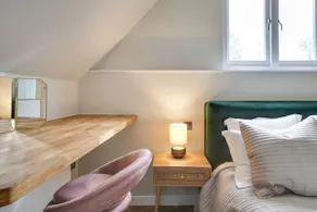3 Ensuite Bedrooms, Large Garden and Private Drive - Image 5