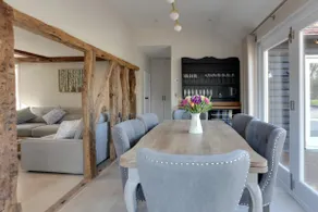 3 Ensuite Bedrooms, Large Garden and Private Drive - Image 2