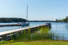 Cozy house in top condition with lake views & private jetty - Image 2