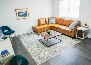 Quiet 2BD rental with mountain views close to JCMC - Image 4