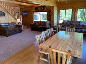 Beautiful Log Cabin on Lake Near Picture Rocks - Image 4