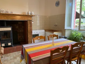 Pleasant 3 bedroom townhouse, parking, wifi - Image 5