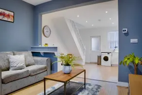 Superb 2 bed house minutes from CC - Image 2