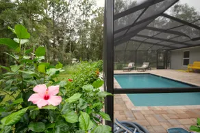 Pet-friendly, Heated Pool, Close to Everything 3 Bedroom Home - Image 5