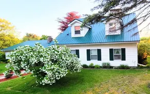 3 Bedroom 2 Bath Vacation House Overlooking Lake - Image 2