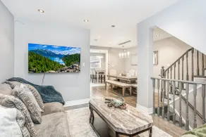 Contemporary 5 Bedroom home in central Toronto - Image 2