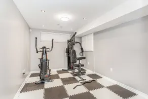 Contemporary 5 Bedroom home in central Toronto - Image 4