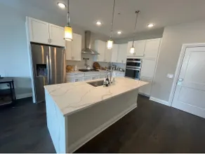 2 bed Luxury Condo, smart home and 2 work station - Image 5