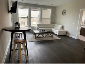 2 bed Luxury Condo, smart home and 2 work station - Image 3