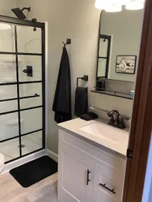 Newly remodeled apartment with free onsite parking - Image 4