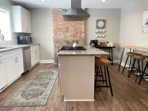 Heart of Buffalo • Free Parking • Clean! - Image 3