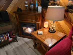 River House: A Cozy Mountain Getaway - Image 4