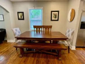 Cheerful 3 bedroom fully renovated cottage home - Image 2