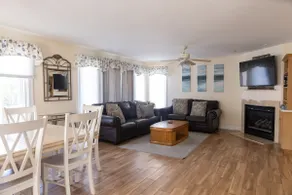 4BR w 2-car Garage! Steps to 6th street boardwalk! - Image 4