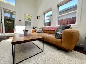 Cute beach house with skylights and open spaces - Image 4