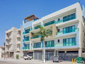 Luxurious Tiburon Condominium 3 Blocks from the Beach - Image 4