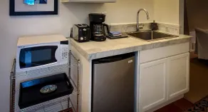 Charming Loft near Children's Hospital & U-Village - Image 4