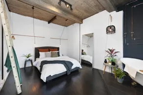 Large 1 Bedroom with Off Street Parking - Image 4