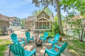 Sleeps 12 | Walk to Beach & Downtown + Firepit - Image 3