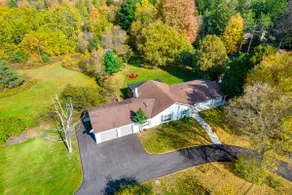 5-BR Home Near Toronto - Large Backyard & Fire Pit - Image 2